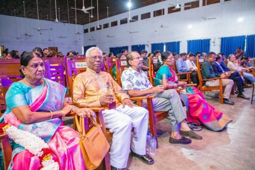 588636179 1157348823213349 1634682777528436642 n